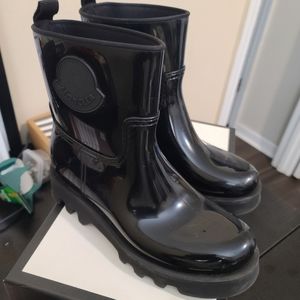Light used moncler rain boots